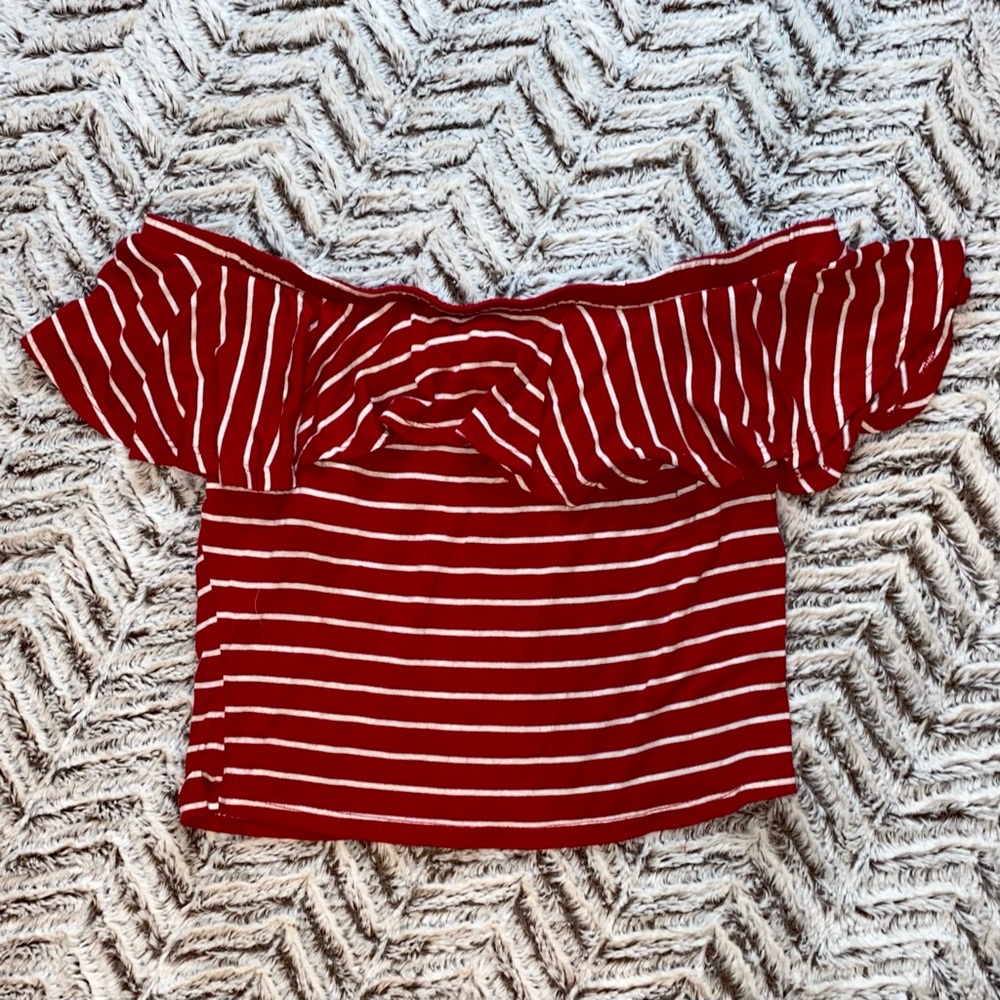 Youth in revolt | Off the shoulder crop top | red